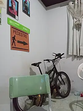 Snapshot of dinho_carioca chatting on 11.19.25 dinho carioca online show from 11.19.25