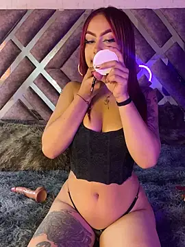 Laila Pink online show from 11.27.25