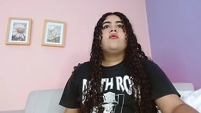 lourdes moon22 online show from 09.20.25