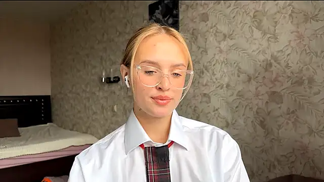 ElisabetLorney online show from 09.29.25