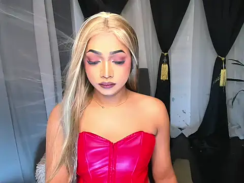 Snapshot of WenceSmith chatting on 10.07.25 WenceSmith online show from 10.07.25