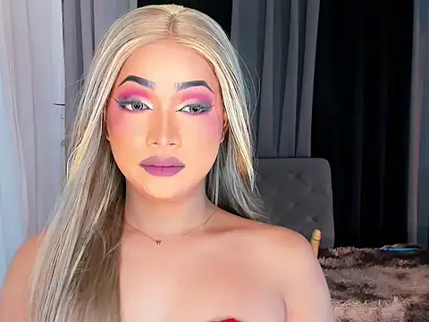 Snapshot of WenceSmith chatting on 10.15.25 WenceSmith online show from 10.15.25