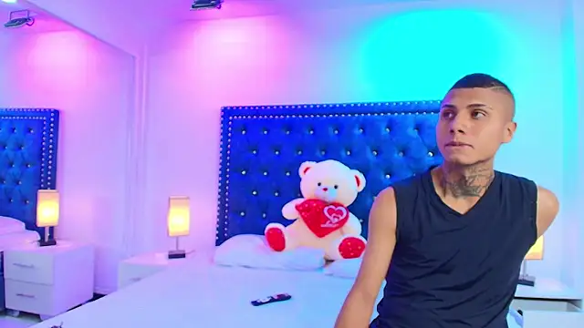 Damian and roxanne online show from 10.01.25