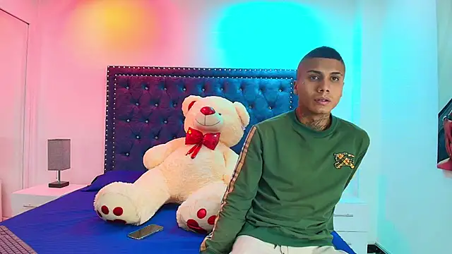 Damian and roxanne online show from 10.13.25