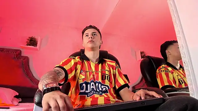 liaamsmiith  online show from 02.08.26