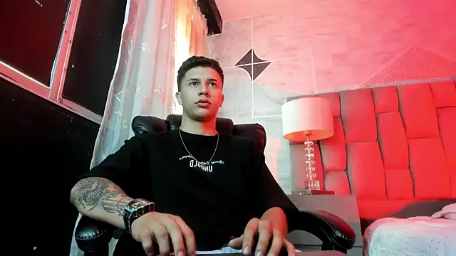 liaamsmiith  online show from 03.03.26