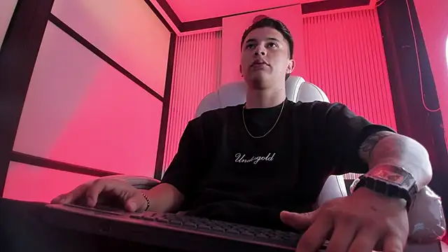 liaamsmiith  online show from 03.12.26