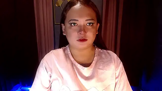 Snapshot of wetasianhugecock chatting on 09.21.25 wetasianhugecock online show from 09.21.25