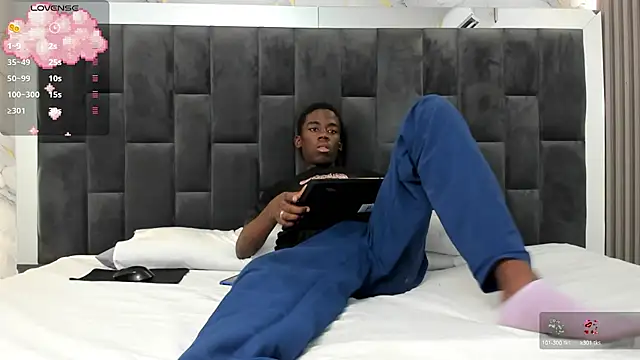 Snapshot of Alan_blacke chatting on 09.26.25 Alan blacke online show from 09.26.25