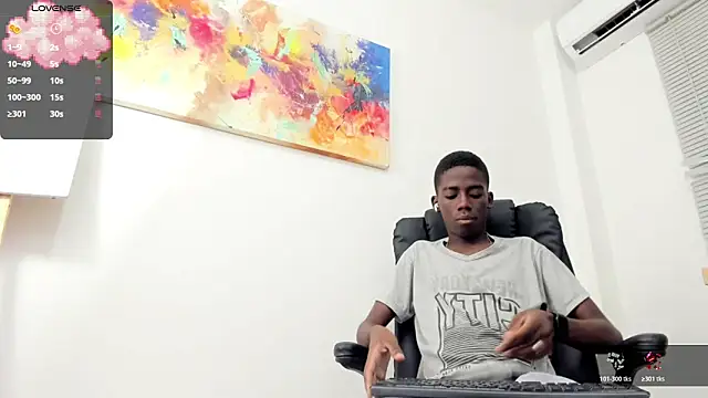 Snapshot of Alan_blacke chatting on 10.23.25 Alan blacke online show from 10.23.25