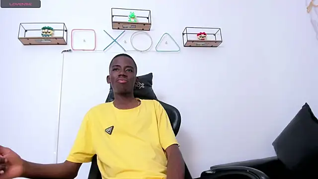 Snapshot of Alan_blacke chatting on 12.17.25 Alan blacke online show from 12.17.25