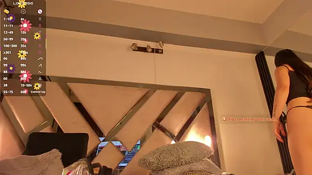 Niicolle Evanss online show from 02.15.26