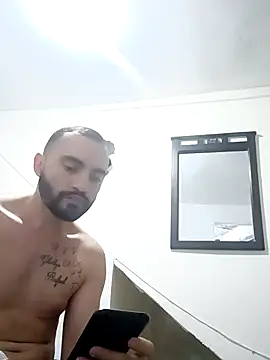 Snapshot of este_juan chatting on 01.08.26 este juan online show from 01.08.26