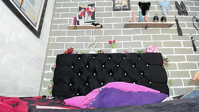 CharlotteBrowm online show from 11.05.25