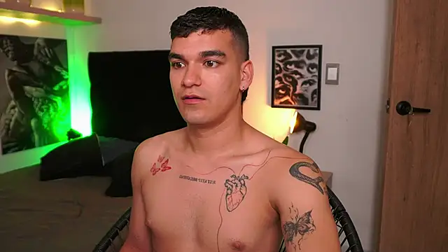 Snapshot of EROS_AND_ALAN chatting on 06.18.26 EROS AND ALAN online show from 06.18.26