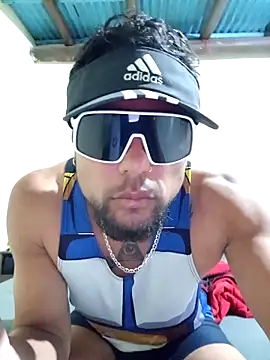 Snapshot of big_leon chatting on 11.05.25 big leon online show from 11.05.25