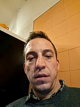 Snapshot of strangerwild chatting on 11.20.25 strangerwild online show from 11.20.25