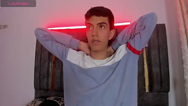 Snapshot of dylan_202520_ chatting on 11.08.25 dylan 202520 online show from 11.08.25