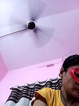 Snapshot of Gullapi chatting on 10.05.25 Gullapi online show from 10.05.25