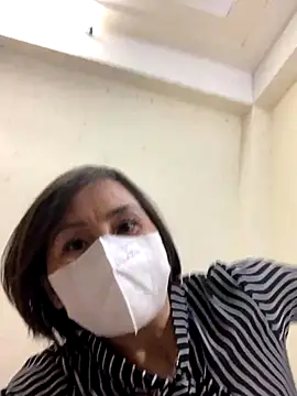 Snapshot of Hello_Linchii chatting on 09.13.25 Hello Linchii online show from 09.13.25