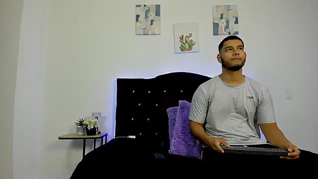 Snapshot of chatting on 03.09.26 online show from 03.09.26