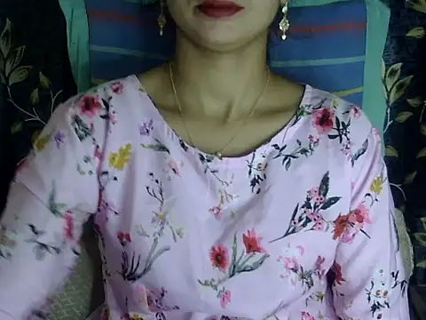 Snapshot of Rahat_S chatting on 10.31.25 Rahat S online show from 10.31.25