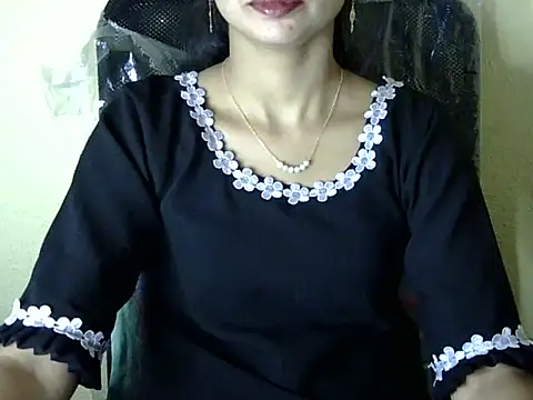 Snapshot of Rahat_S chatting on 11.29.25 Rahat S online show from 11.29.25