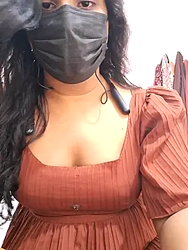 BeautyGirl sara online show from 10.28.25