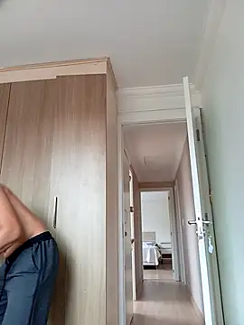 Snapshot of xirie98 chatting on 09.16.25 xirie98 online show from 09.16.25