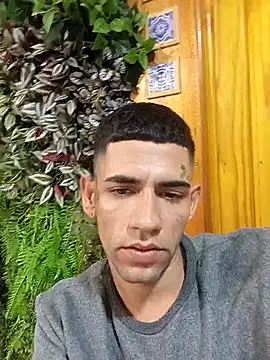 Snapshot of xirie98 chatting on 09.19.25 xirie98 online show from 09.19.25