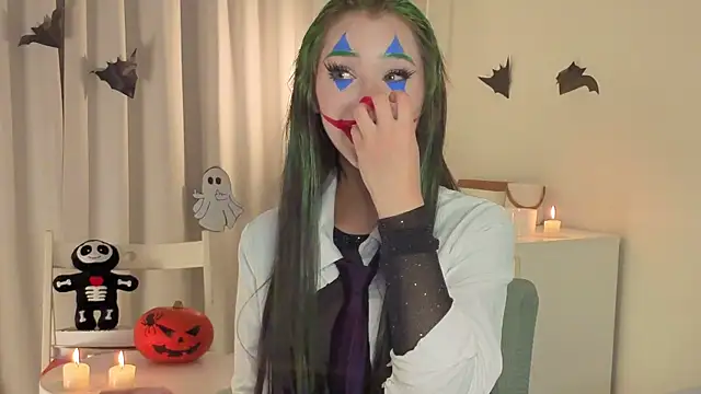 slyshypie online show from 10.31.25