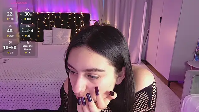 Snapshot of Lola_Sparks chatting on 09.27.25 Lola Sparks online show from 09.27.25