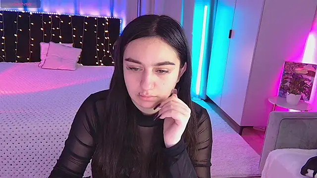 Snapshot of Lola_Sparks chatting on 10.06.25 Lola Sparks online show from 10.06.25