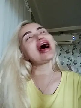 Snapshot of Sweetykitty_1 chatting on 09.13.25 Sweetykitty 1 online show from 09.13.25