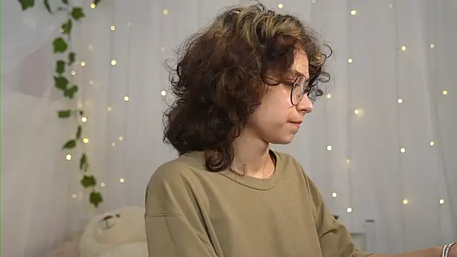 MimiLicks online show from 09.19.25