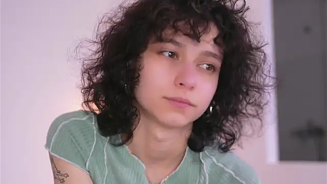 MimiLicks online show from 11.06.25