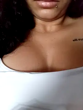 Snapshot of clarinha2 chatting on 10.14.25 clarinha2 online show from 10.14.25