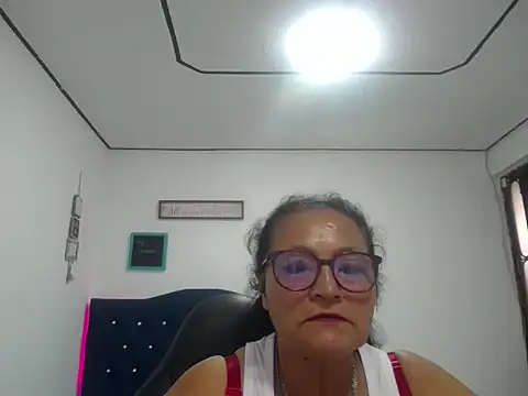 Snapshot of _Cristal chatting on 09.15.25 Cristal online show from 09.15.25