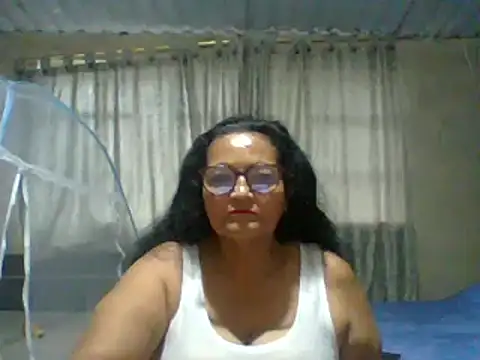 Snapshot of _Cristal chatting on 10.02.25 Cristal online show from 10.02.25