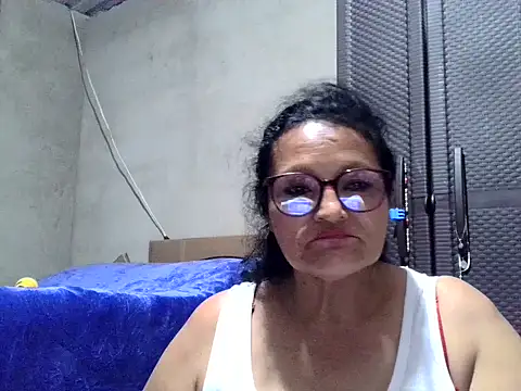 Snapshot of _Cristal chatting on 10.03.25 Cristal online show from 10.03.25