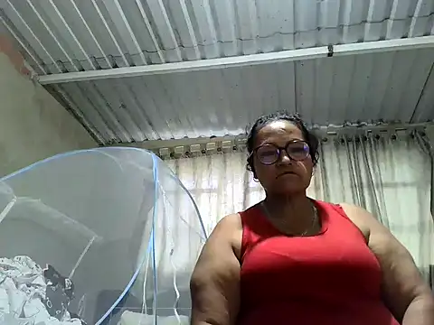 Snapshot of _Cristal chatting on 10.13.25 Cristal online show from 10.13.25