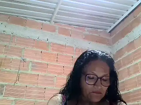 Snapshot of _Cristal chatting on 10.17.25 Cristal online show from 10.17.25