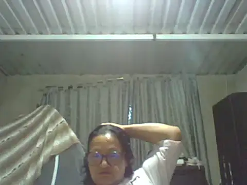 Snapshot of _Cristal chatting on 10.20.25 Cristal online show from 10.20.25