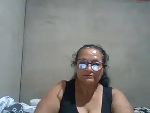 Snapshot of _Cristal chatting on 10.21.25 Cristal online show from 10.21.25