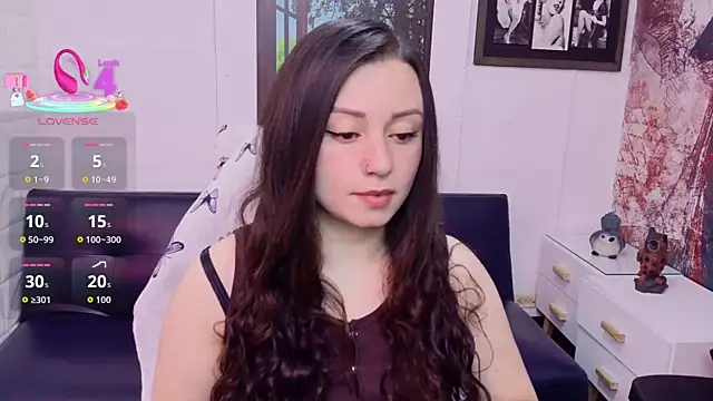 Snapshot of Eva_Roussell chatting on 06.26.26 Eva Roussell online show from 06.26.26