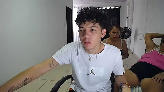 Snapshot of brutal_dirty_sex chatting on 09.08.25 brutal dirty sex online show from 09.08.25