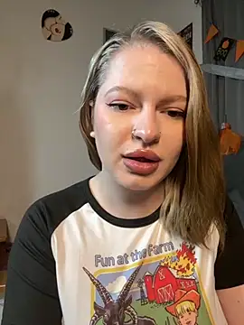 Mia Kamp online show from 10.29.25