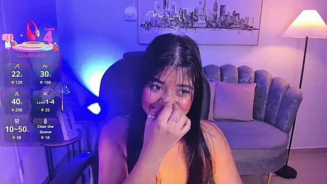 Snapshot of issi_loren chatting on 05.18.26 issi loren online show from 05.18.26