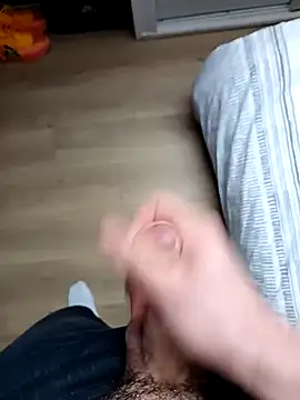 Snapshot of Float4x chatting on 10.08.25 Float4x online show from 10.08.25