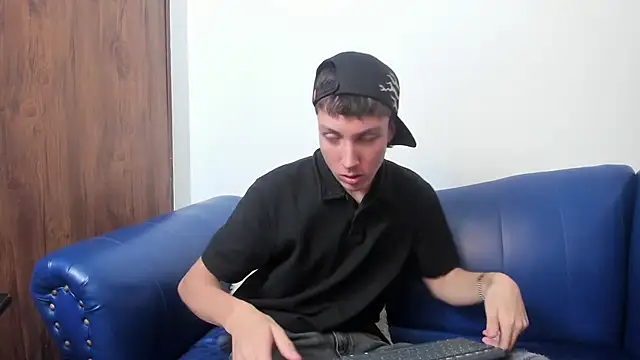 LittleDanny  online show from 11.28.25